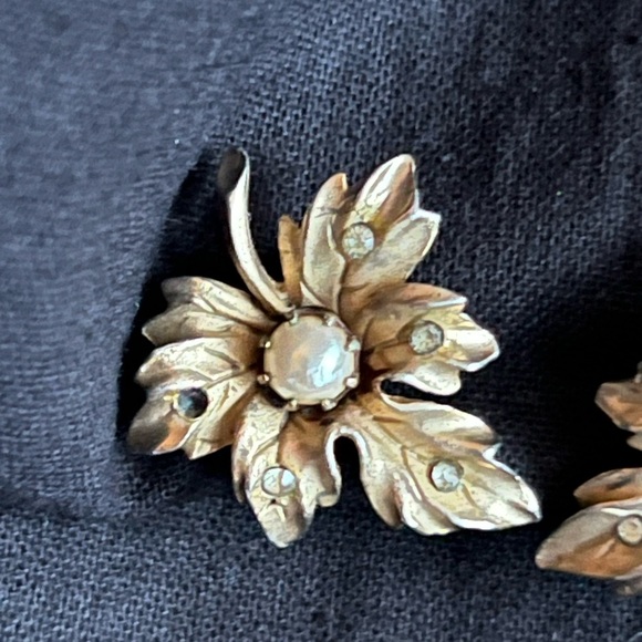 Vintage Coro Earrings - Picture 2 of 9